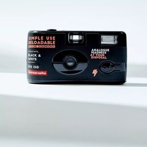 NWT Lomography Black & White Simple Use Reusable 35mm Film Camera